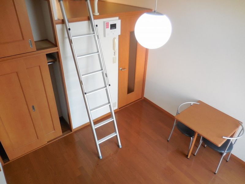 レオパレスノビア　カーサ 収納