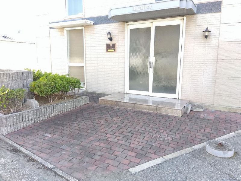 レオパレスＴ−アイランド エントランス
