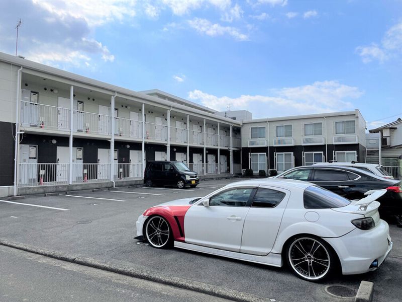 レオパレス道後 駐車場