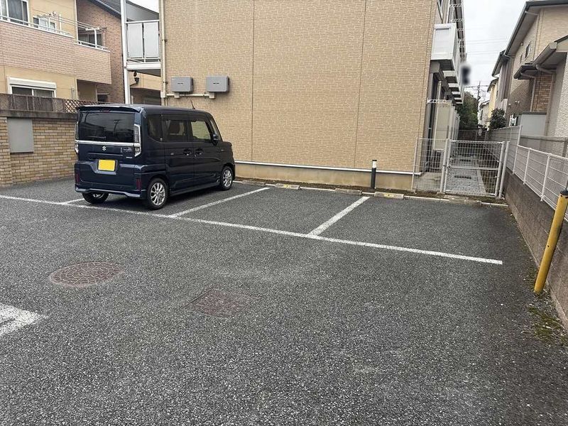 レオパレス末広タウニー 駐車場