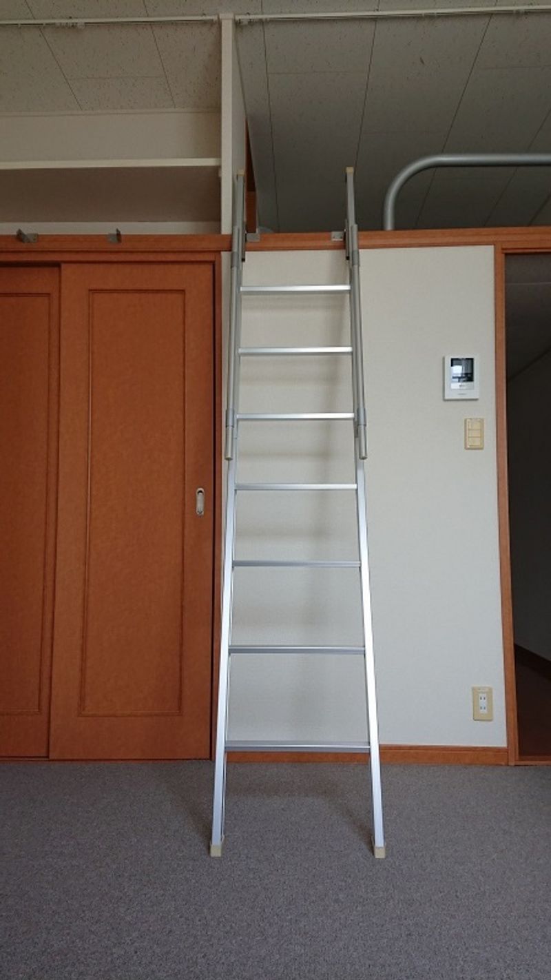 レオパレスマルサン 居間