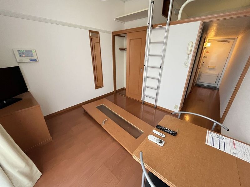 レオパレスニュー宝木ガーデン 居間