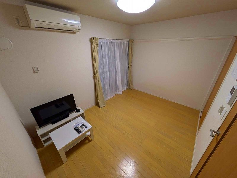 クレイノ葵芳　１号館 居間