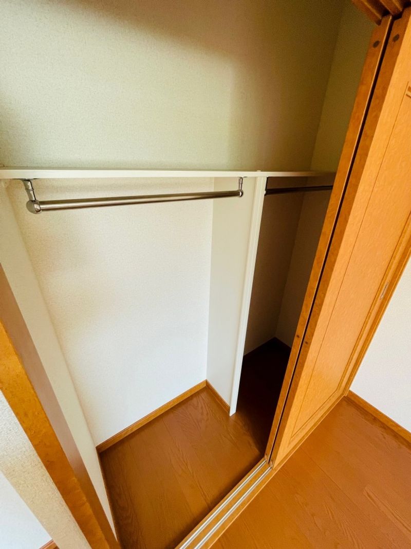 レオパレスプレズィール 収納