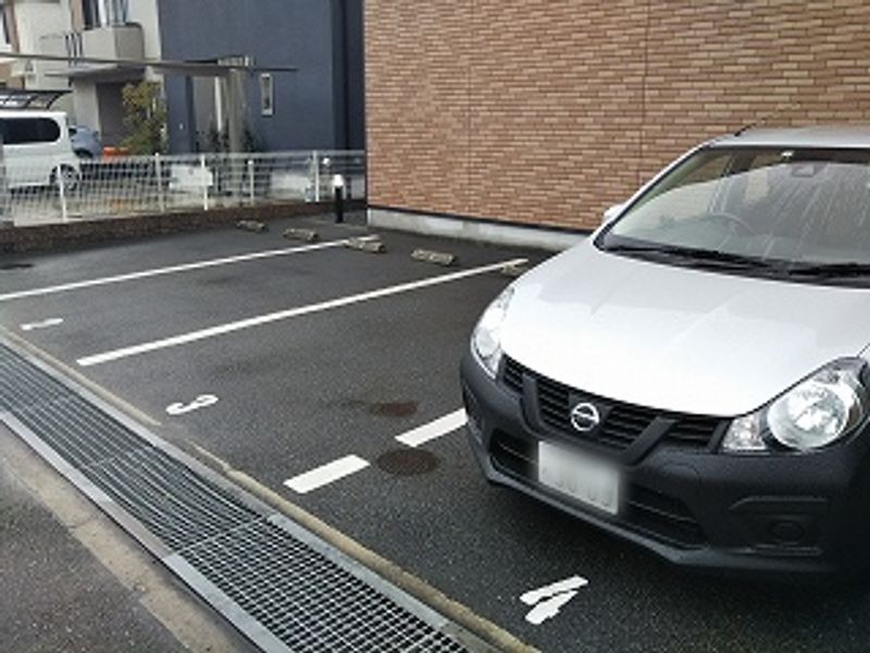レオネクスト瑞穂 駐車場