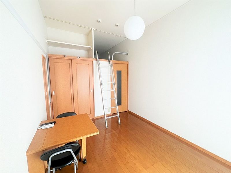 レオパレスハピネス 居間