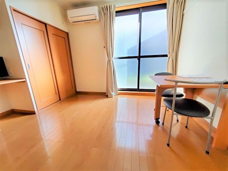 レオパレスホープ 居間
