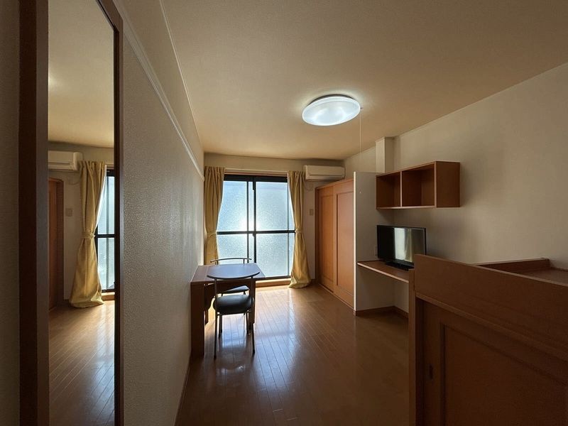 レオパレスセピアコート 居間