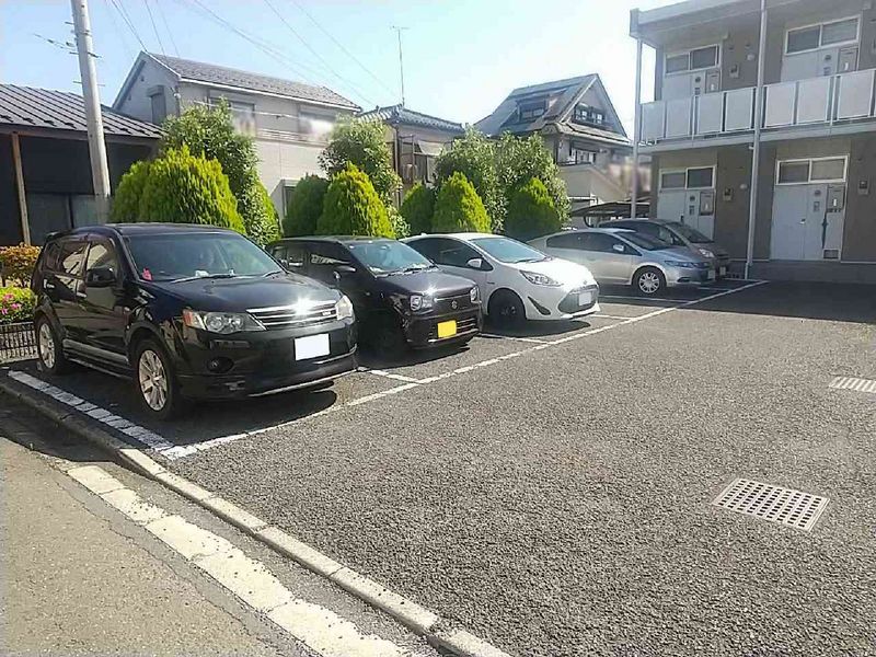 レオパレスサニーサイドＬ 駐車場