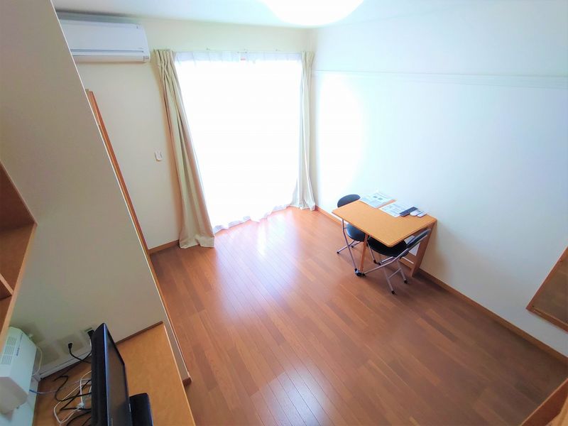 レオパレスこのはなⅡ 居間