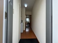 レオパレスハウゼブリューヘン 玄関
