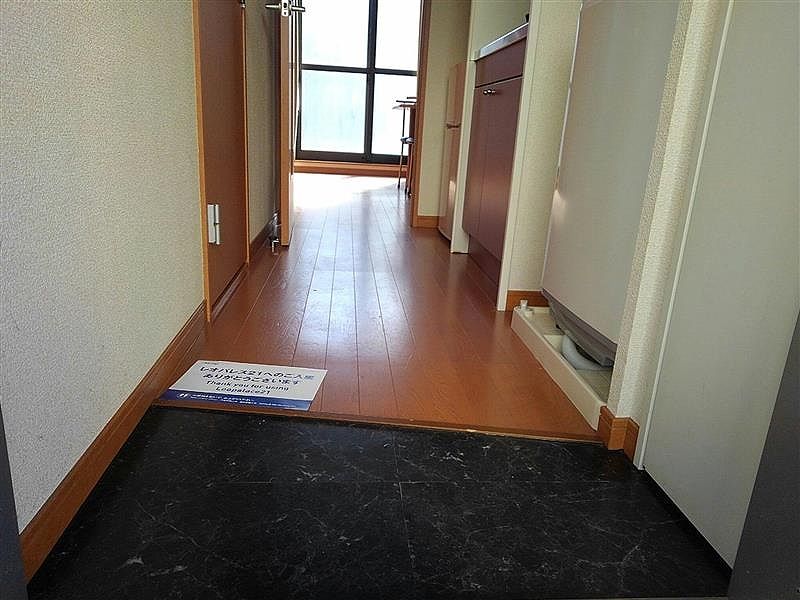 レオパレス英俊Ｅ 玄関