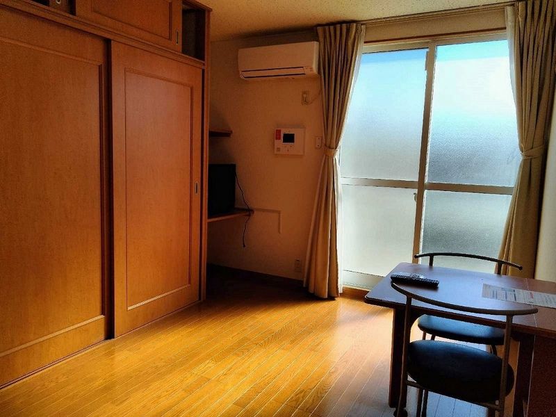 レオパレスヴィルヌーブ 居間