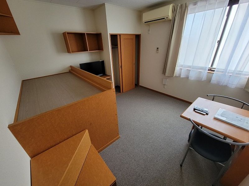 レオパレスクレスト 居間