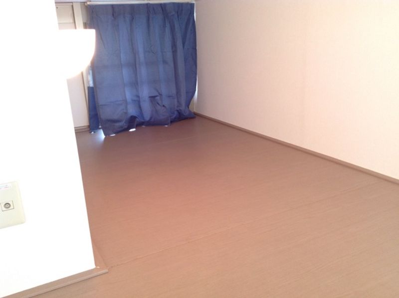 レオパレスセンチュリー 居間