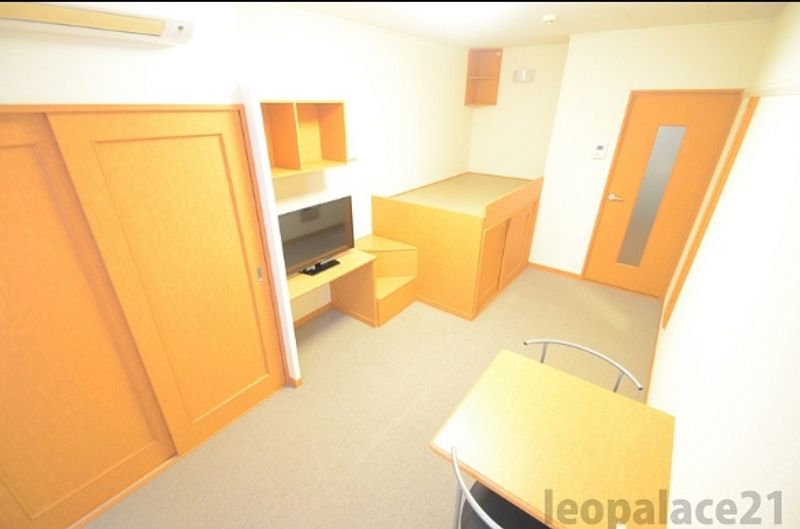 レオパレス浜の茶屋 寝室