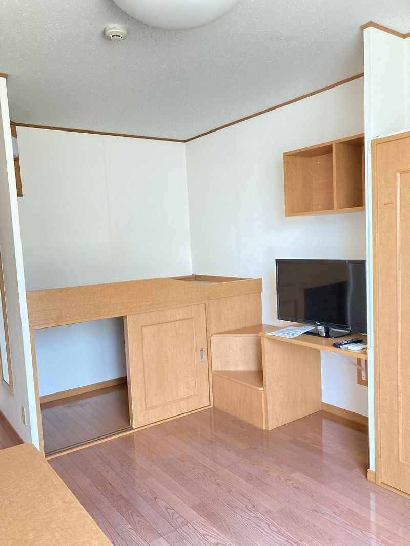 レオパレスルミエール 居間