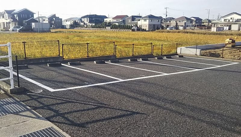 レオパレスリリーＹ 駐車場