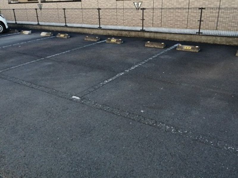レオパレスコンドル 駐車場