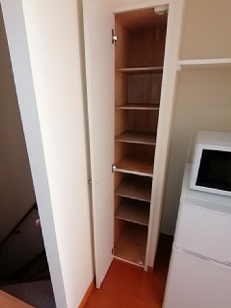 レオパレスオスト　ガルテン 収納