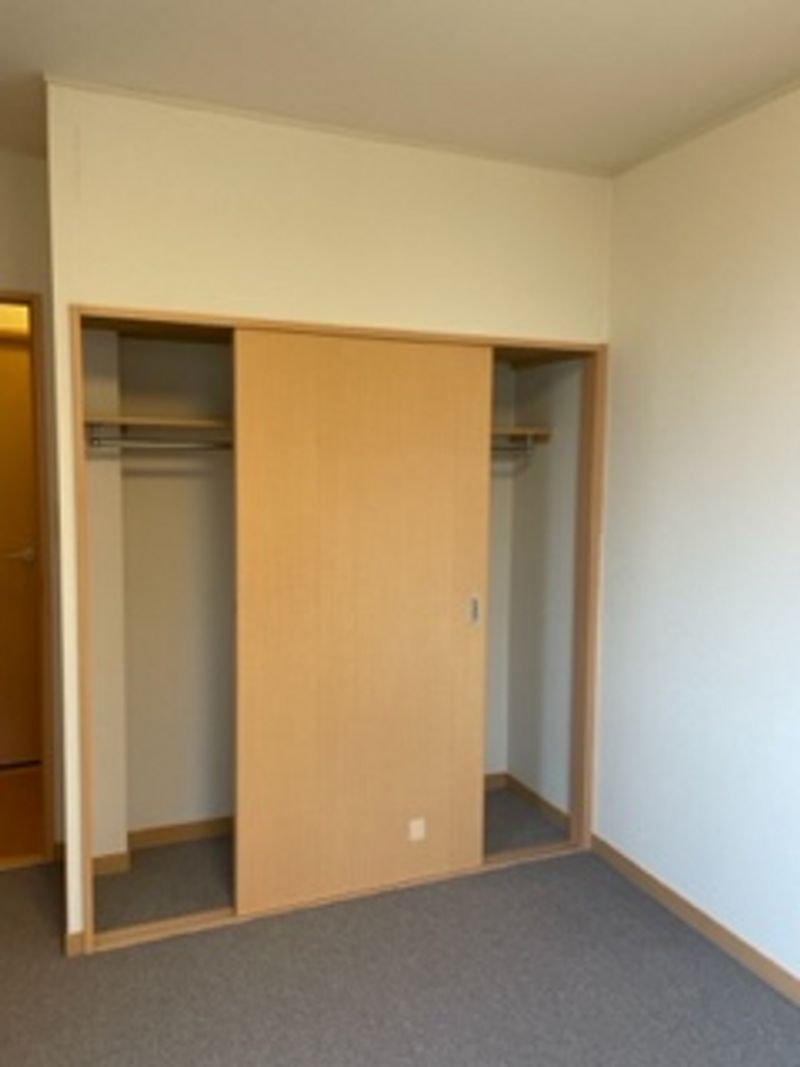 レオパレスラ　ルーナＡ 収納