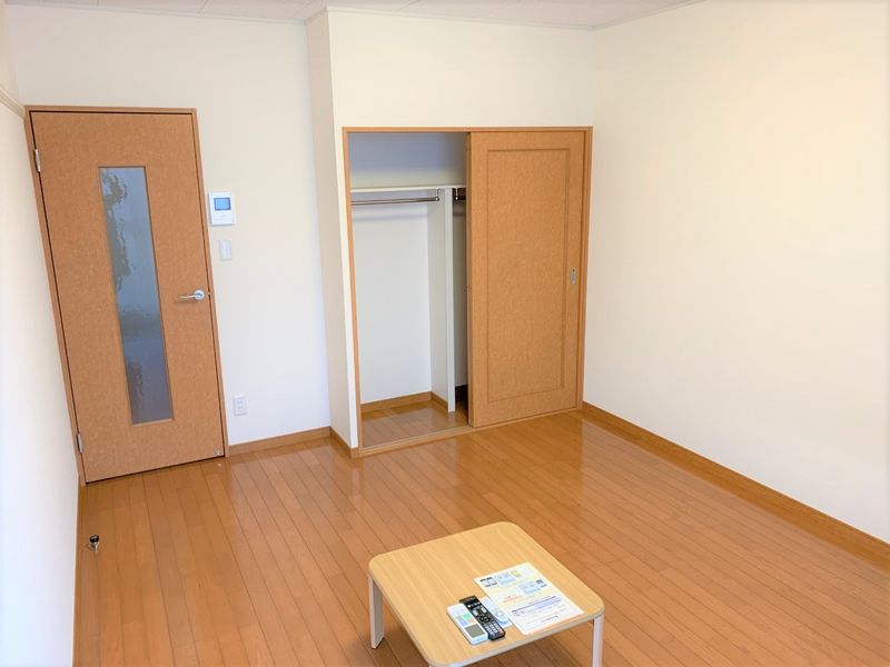 レオパレスＤＥＤＯ 居間