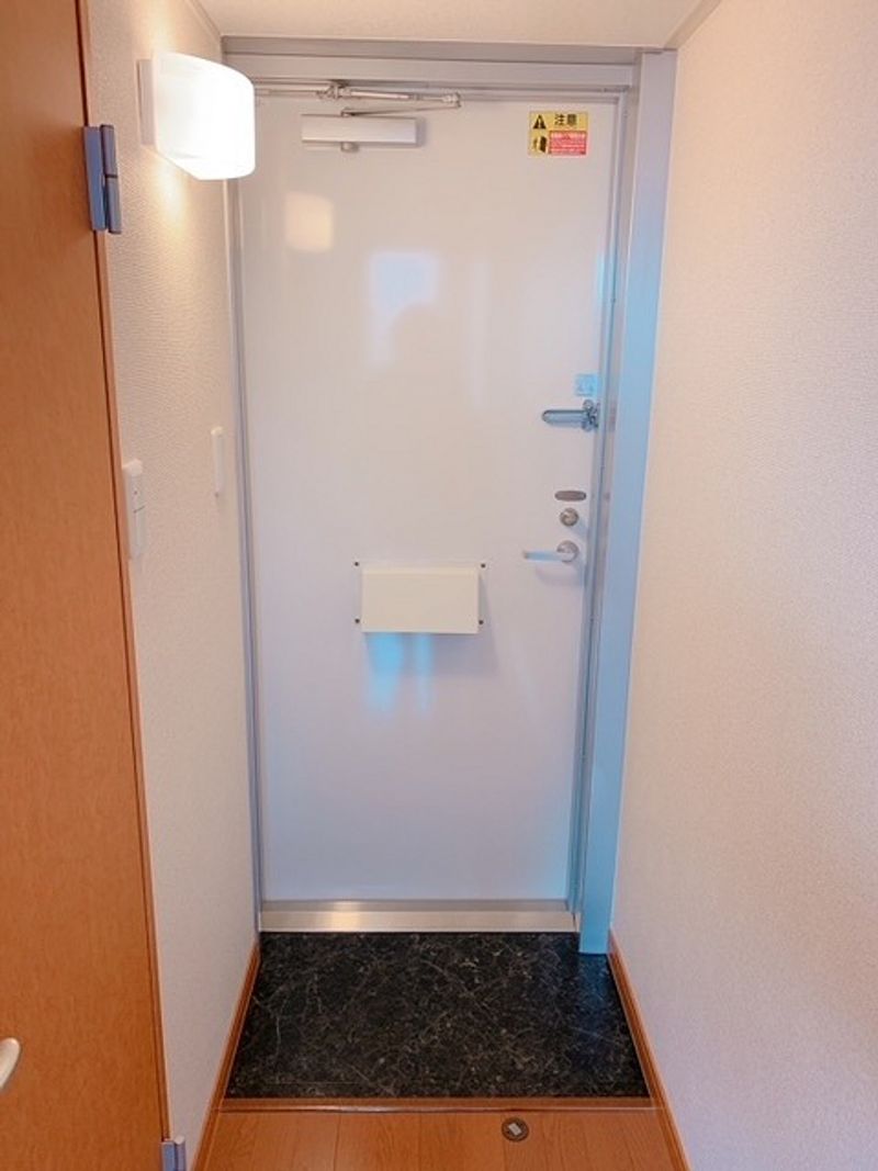 レオパレス堤ＭＮ　Ⅰ 玄関