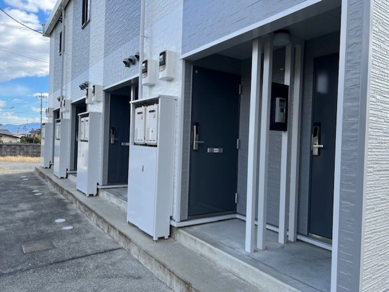 レオパレスシャルマン八田 エントランス