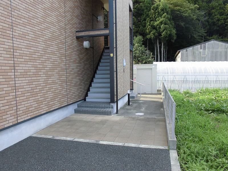レオネクスト悠Ⅱ エントランス