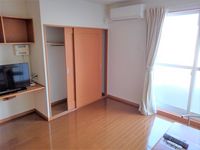 レオパレスエクレール鬼無 居間