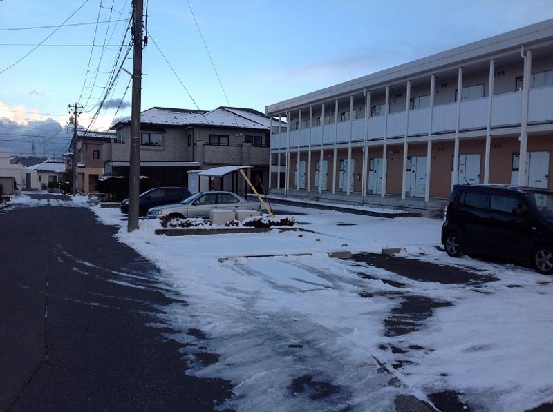 レオパレスクローバー 駐車場