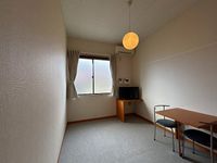 レオパレスシュウケン 居間