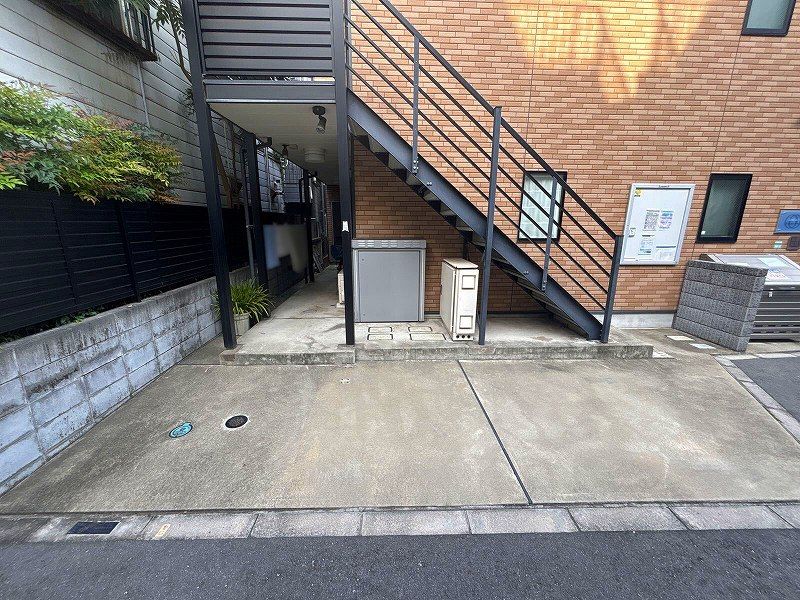 レオネクストトゥネソール エントランス