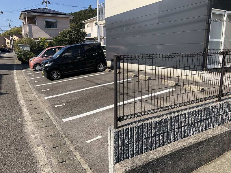 レオパレスクレール鳴門 駐車場