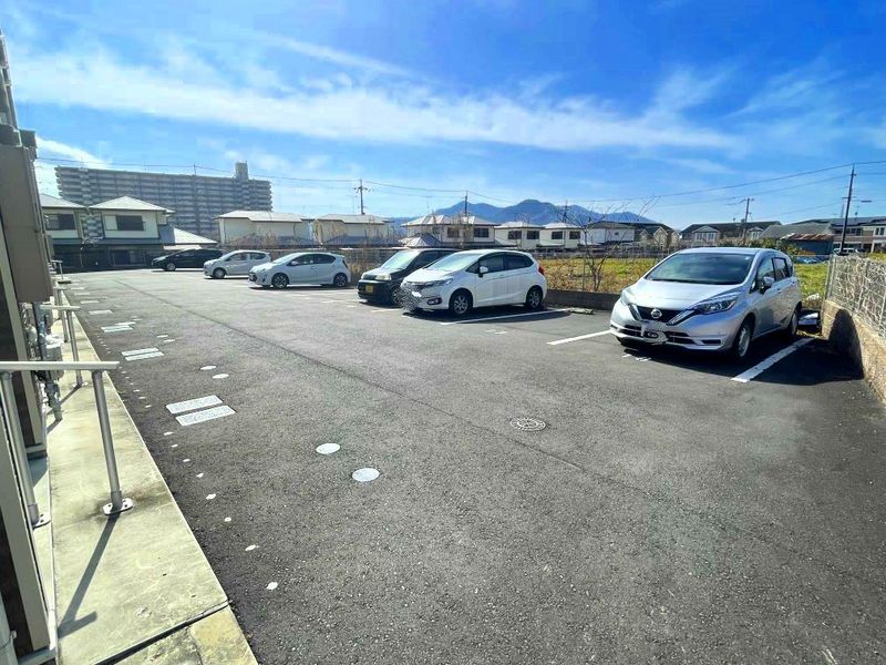 レオネクストル　シイェル 駐車場