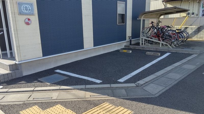 レオネクストフェリシティ高坂 駐車場