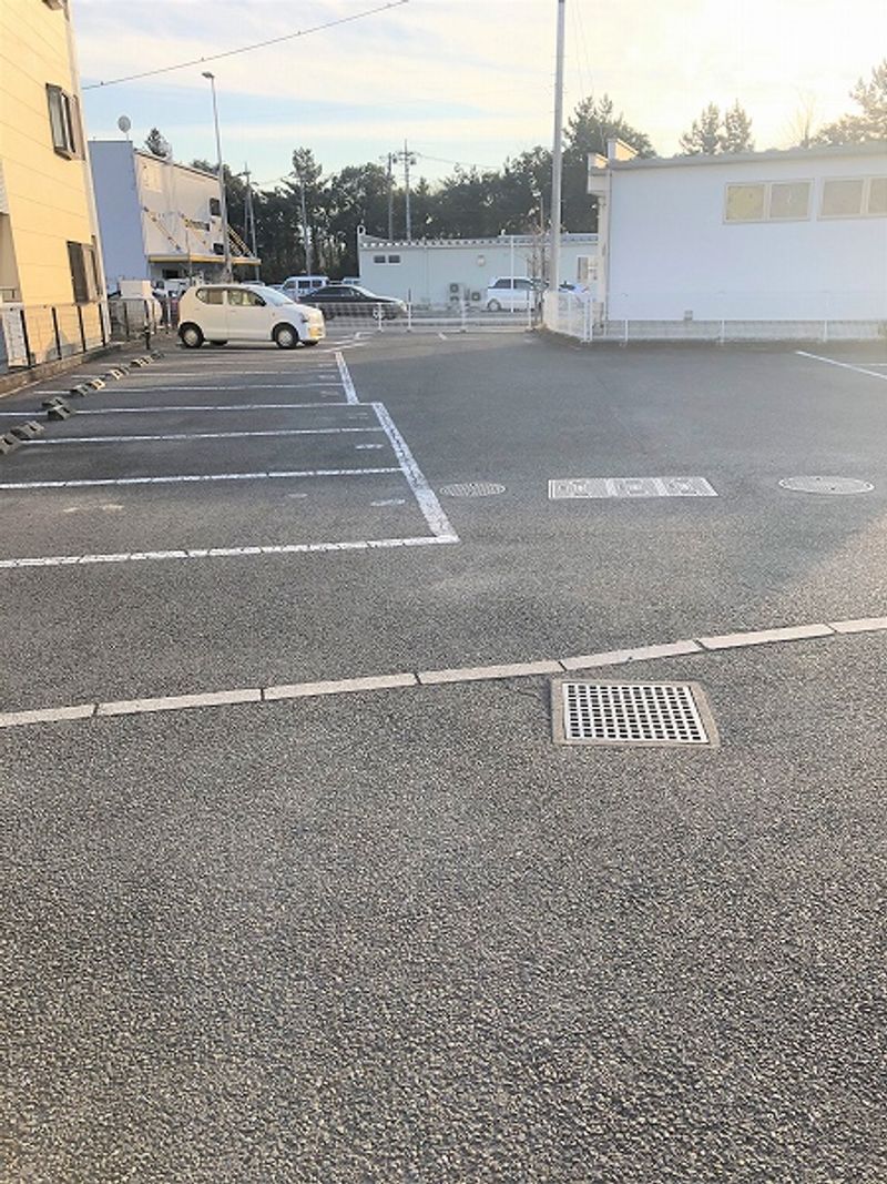 レオパレスアルファ 駐車場