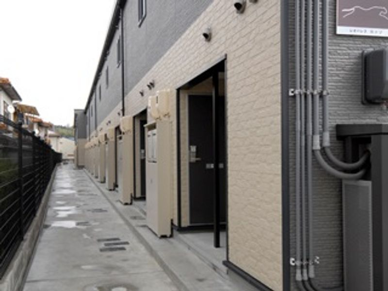 レオパレスロッソ 玄関