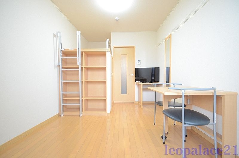 レオパレス森ノ宮中央 居間