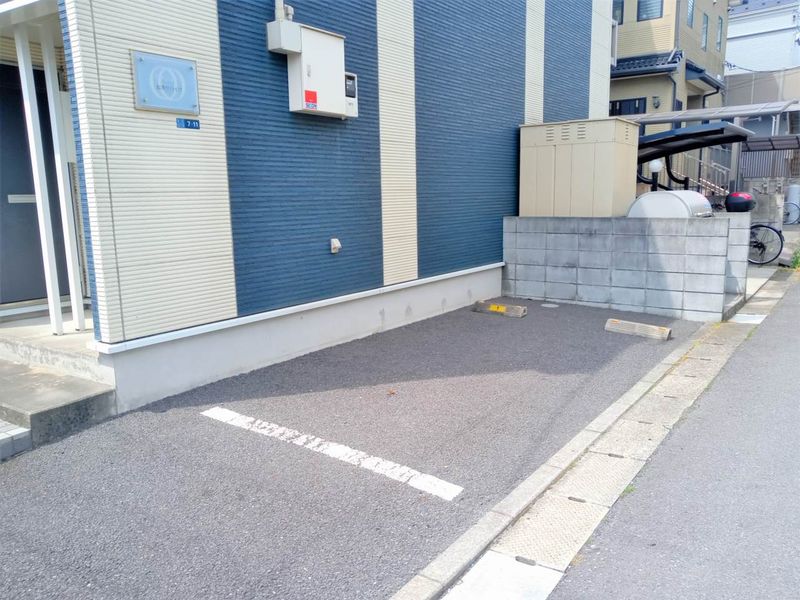 レオネクストヒカリハイツ 駐車場