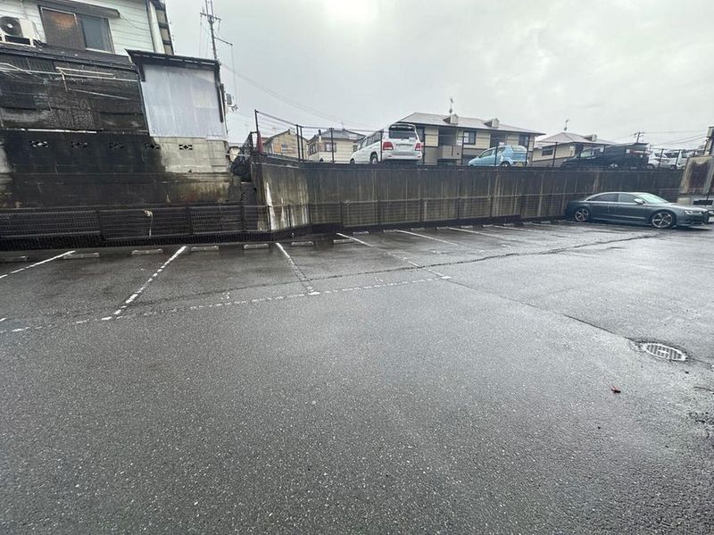 レオパレスノースアイランド 駐車場