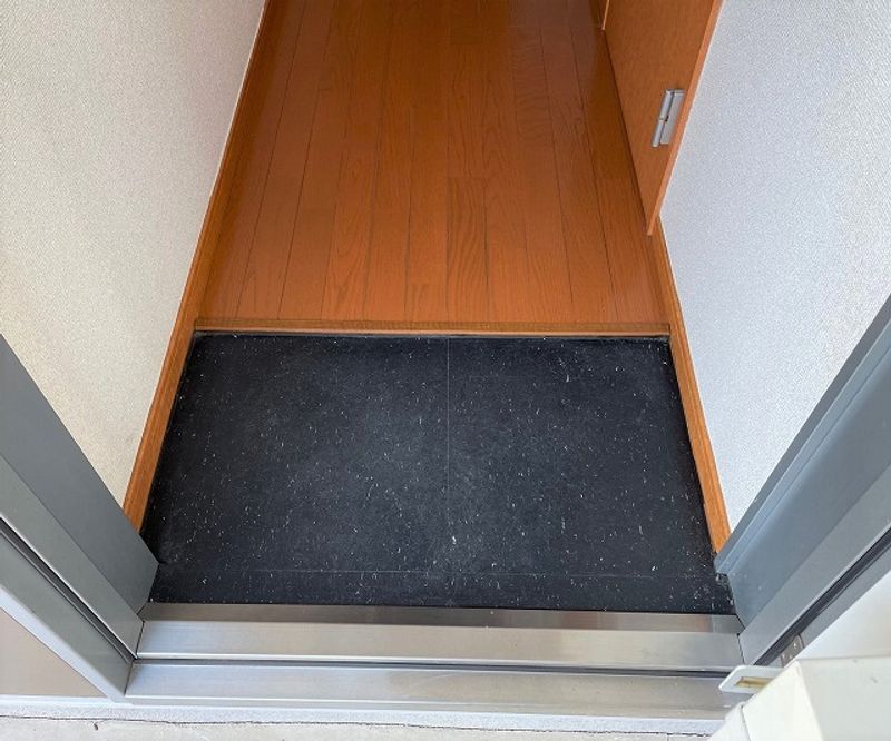 レオパレスサンフラワー 玄関