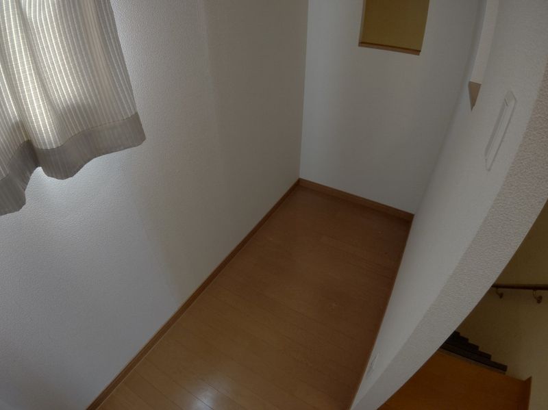レオパレスプリート 収納