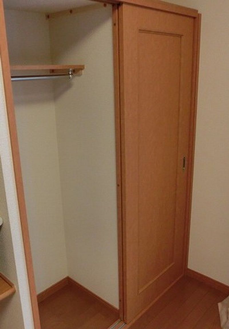 レオパレスほうえい 収納
