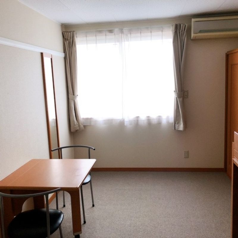 レオパレスなめとこ山　２ 居間