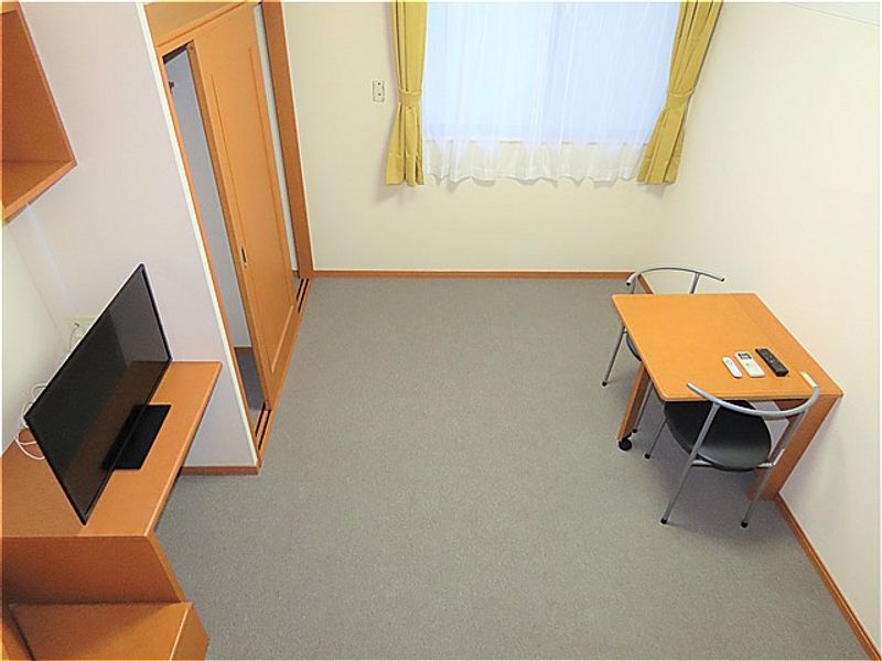 レオパレスエストレージャ２１ 居間