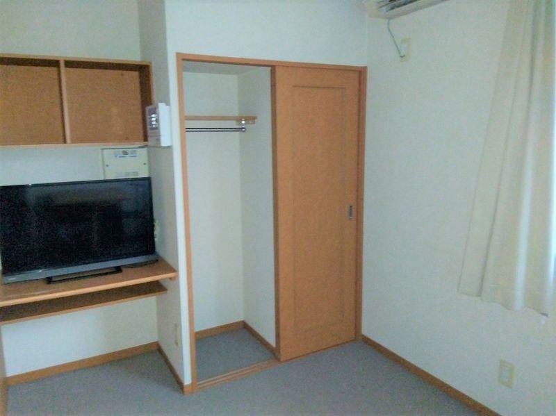レオパレスソウミ 収納