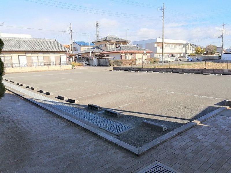 レオパレスプロシードⅠ 駐車場