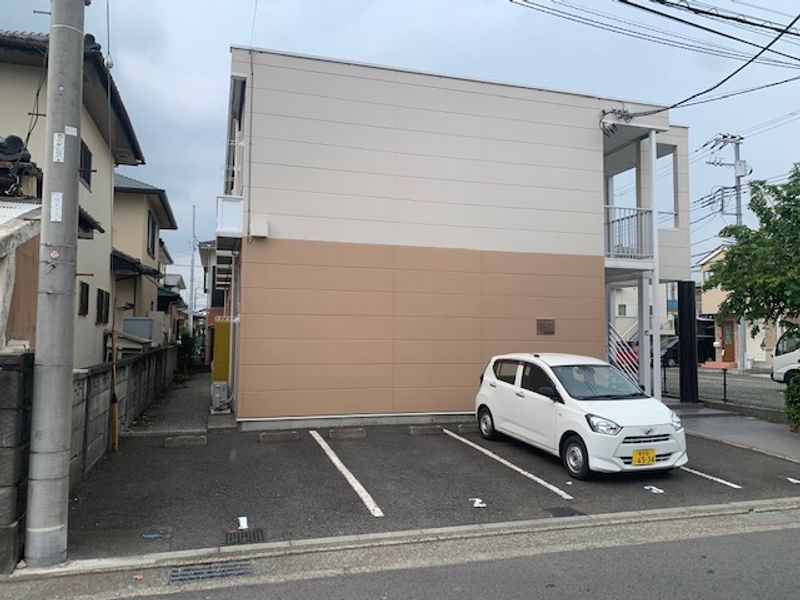 レオパレス湘南 駐車場
