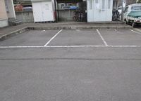 レオパレス３３３ 駐車場